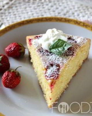 Пирог с клубникой