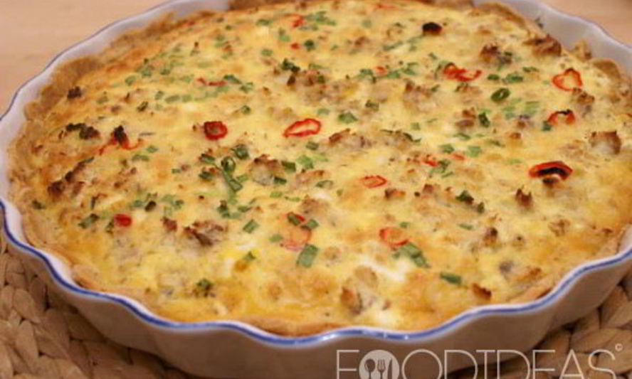 Рецепт пирога с копченой скумбрией под яично-сметанным соусом