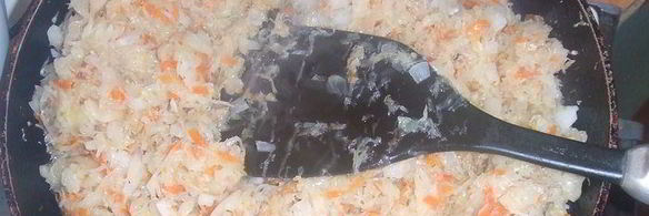 пирог с квашеной капустой, луком, грибами и яйцом