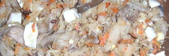 пирог с квашеной капустой, луком, грибами и яйцом