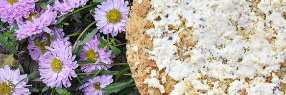 пирог с персиками, ореховым штрейзелем и белым шоколадом