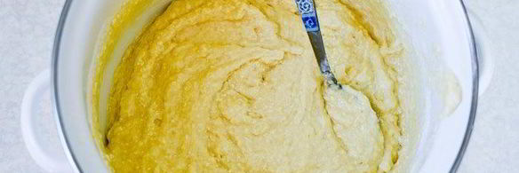 пирог с персиками, ореховым штрейзелем и белым шоколадом