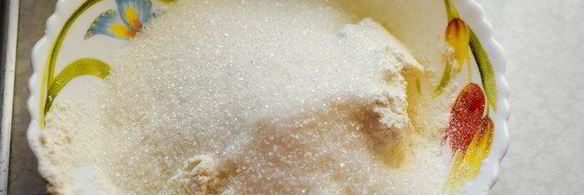 пирог с персиками, ореховым штрейзелем и белым шоколадом