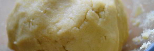 пирог со сливами и творожной заливкой