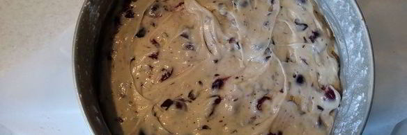 простой пирог с черешней и шоколадом