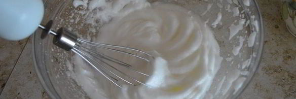 сдобный пирог с вишнями и маком