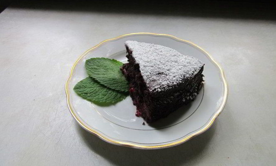 Рецепт шоколадного пирога с вишней