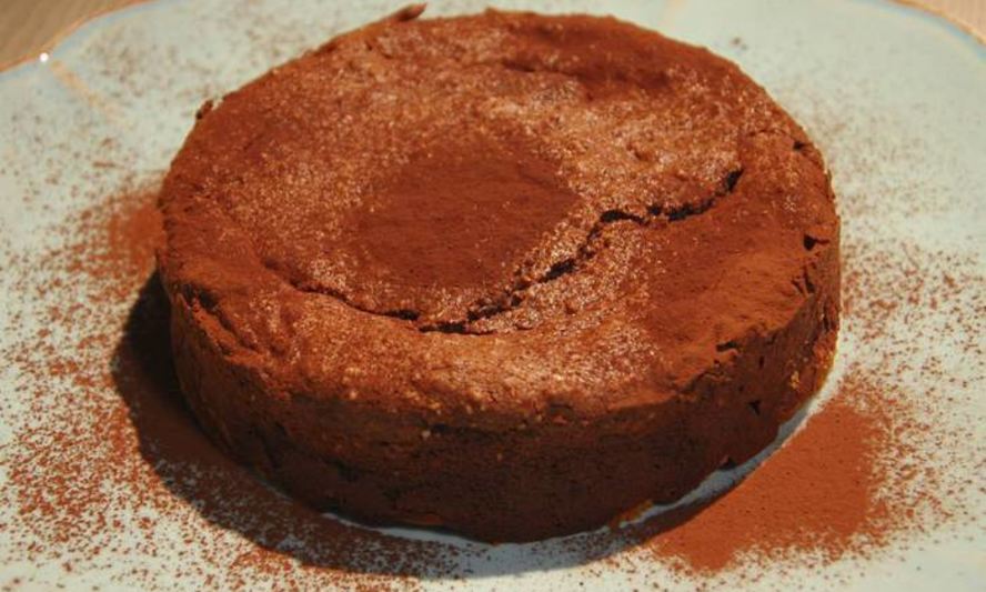 Рецепт сливочно-шоколадного пирог с миндалем