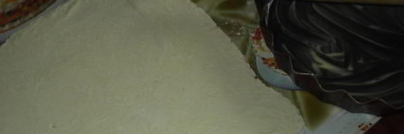 слоеный пирог под сырной шапочкой