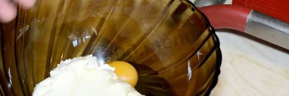 тертый пирог с творогом и яблоками