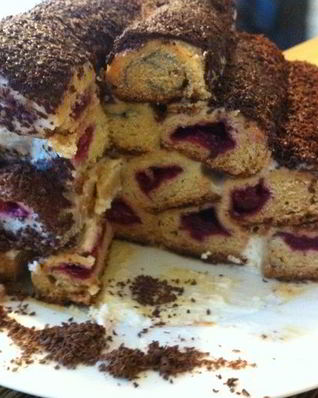 Вишневый пирог Полено