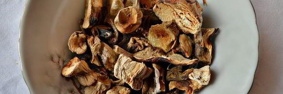 закусочный блинный пирог с грибами и капустой