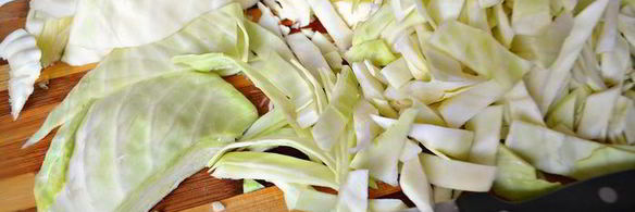 закусочный блинный пирог с грибами и капустой