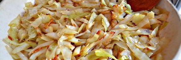 закусочный блинный пирог с грибами и капустой