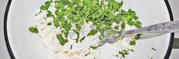 пирожки бомбочки с помидорами и сыром