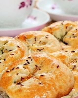 Пирожки-булочки на кефире с оливками и зеленью