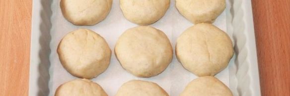пирожки-булочки на кефире с оливками и зеленью
