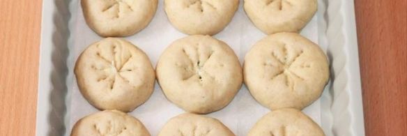 пирожки-булочки на кефире с оливками и зеленью