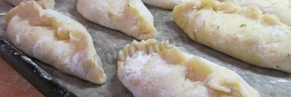 пирожки с брынзой и зеленью закусочные в духовке