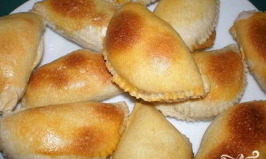 Рецепт пирожков с начинкой из консервированных персиков