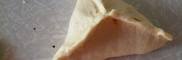 пирожки с вкусом пиццы из ленивого дрожжевого теста