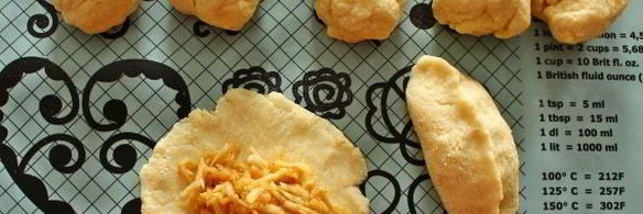 пирожки с яблоком и корицей