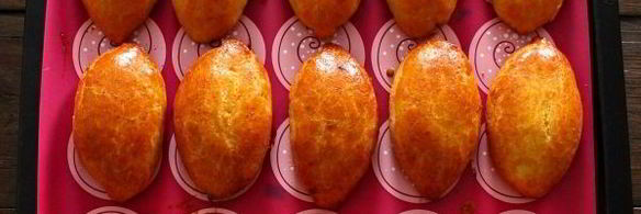 пирожки с яблоком и корицей