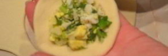 пирожки с зеленым луком и яйцом