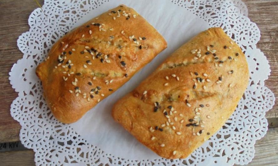 Рецепт закусочных пирожков с сыром на тесте с морской капустой