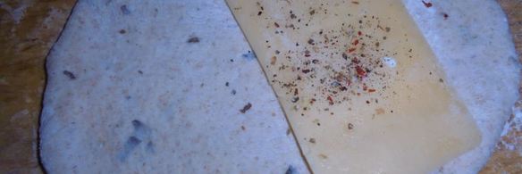 закусочные пирожки с сыром на тесте с морской капустой