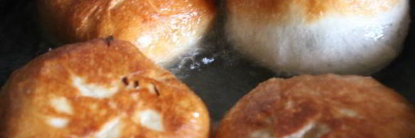 жареные пирожки с капустой