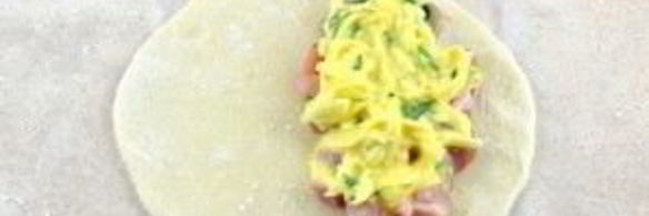 жареные пирожки с курицей