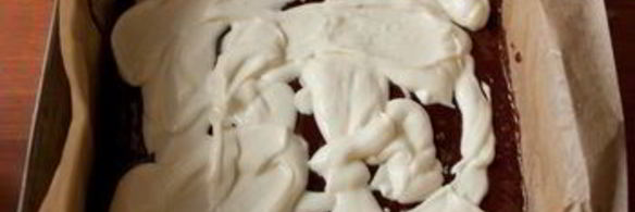 брауни со сливочным сыром и малиной