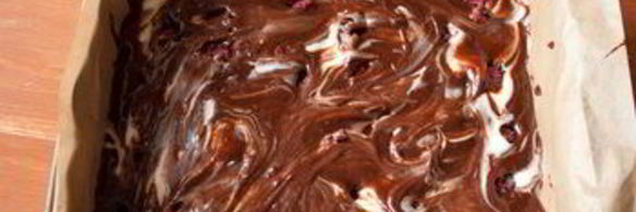 брауни со сливочным сыром и малиной