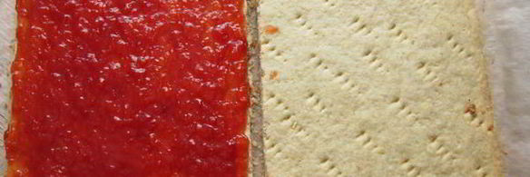 песочное пирожное глазированное помадой