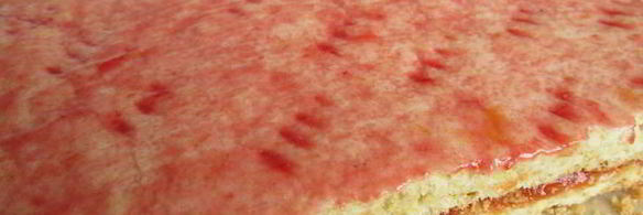 песочное пирожное глазированное помадой