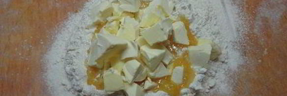 песочные пирожные с яблоками