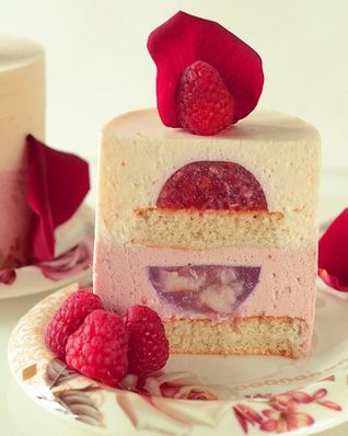 Пирожное малина и личи