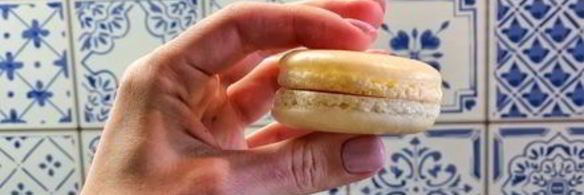 пирожные макароны на французской меренге