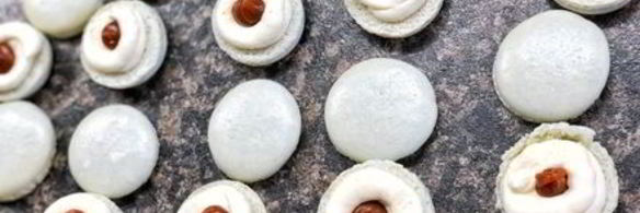 пирожные макароны на французской меренге