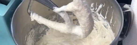 пирожные макароны на французской меренге