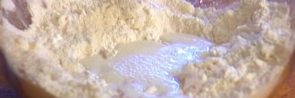 пирожные с клубникой, маскарпоне и мятой