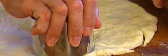 пирожные с клубникой, маскарпоне и мятой