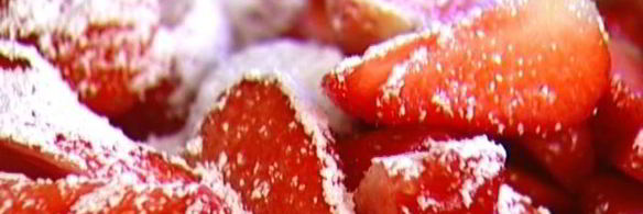 пирожные с клубникой, маскарпоне и мятой