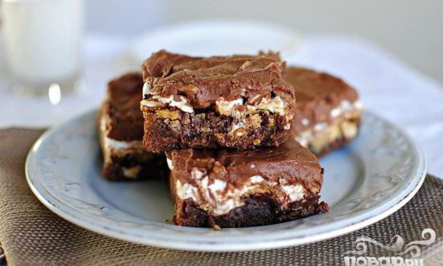 Рецепт шоколадных пирожных с орехами и суфле