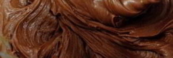 шоколадные пирожные с орехами и суфле