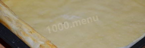 быстрая и простая пицца из слоеного теста в духовке