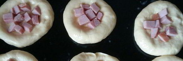 мини-пиццы крошки