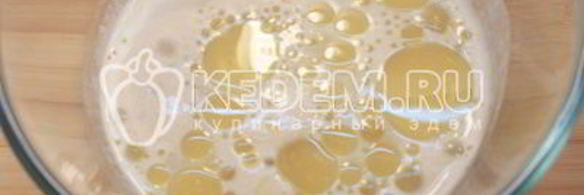 мини-пиццы с ветчиной, маслинами и моцареллой