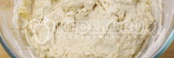 мини-пиццы с ветчиной, маслинами и моцареллой